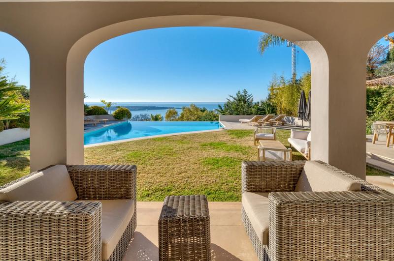 Villa - 320 m² - 6 pièces