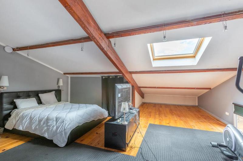 Maison - 237 m² - 7 pièces