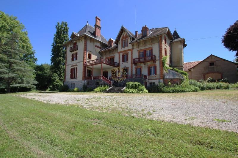 Château - 808 m² - 18 pièces