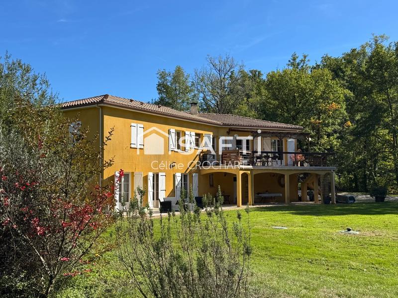 Maison - 400 m² - 21 pièces