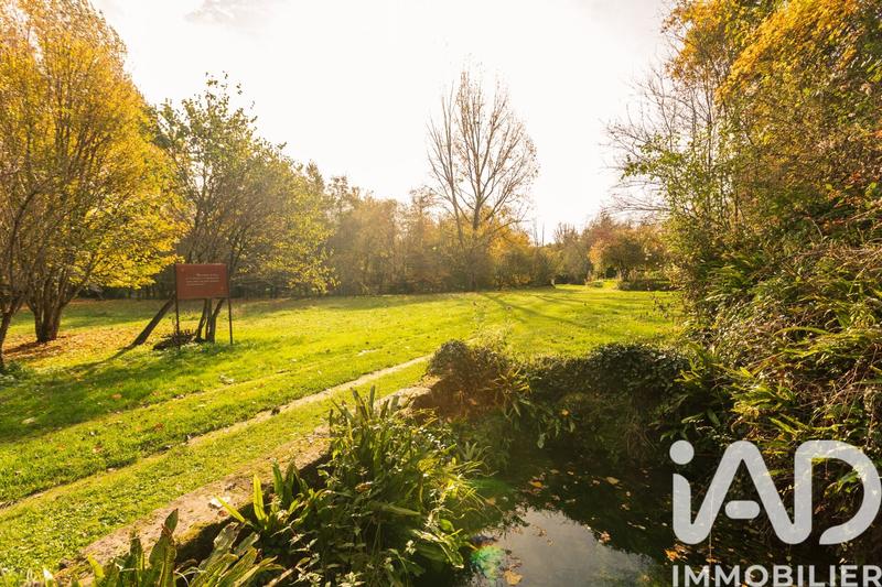 Maison - 1 220 m² - 28 pièces