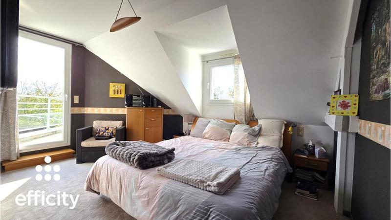 Maison - 181 m² - 9 pièces