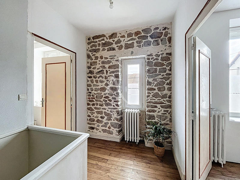 Maison - 111 m² - 7 pièces