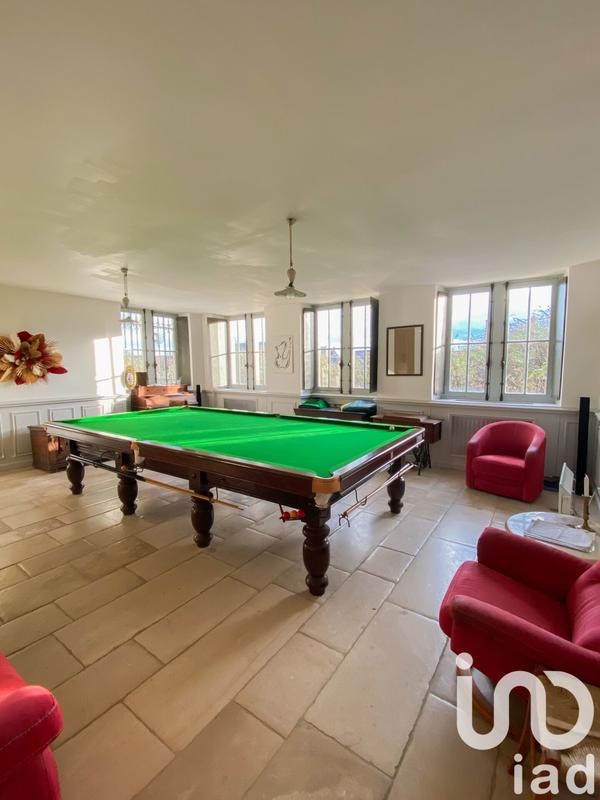 Château - 4 200 m² - 72 pièces