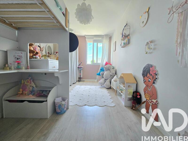 Maison - 93 m² - 4 pièces