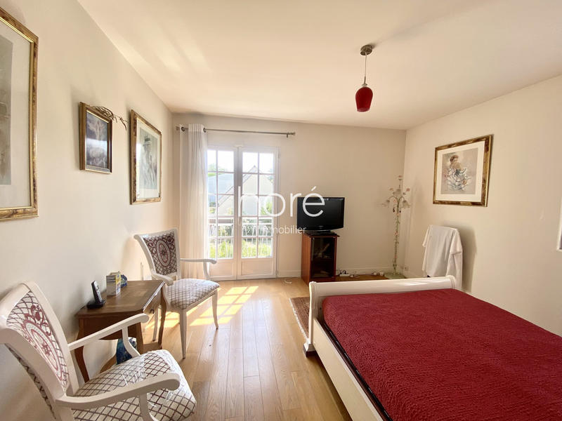 Maison traditionnelle - 179 m² - 6 pièces