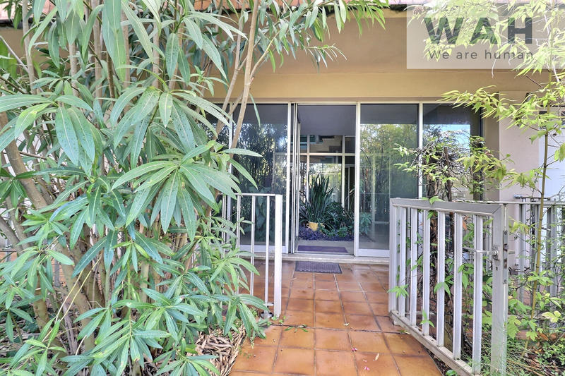 Maison - 280 m² - 11 pièces