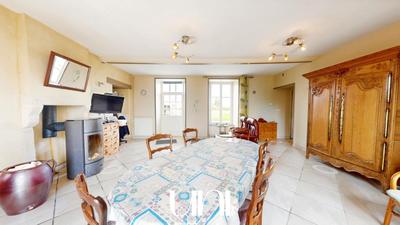 Maison - 330 m² - 10 pièces