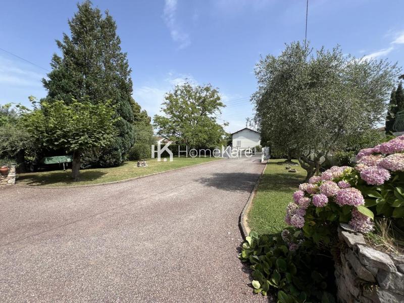 Maison - 200 m² - 7 pièces