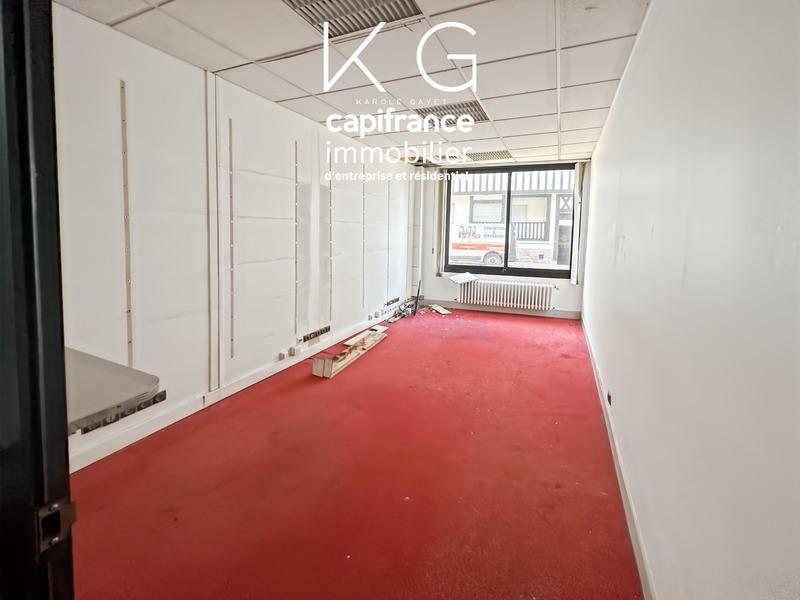 Local commercial - 140 m² - 9 pièces