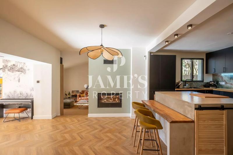 Maison - 180 m² - 5 pièces