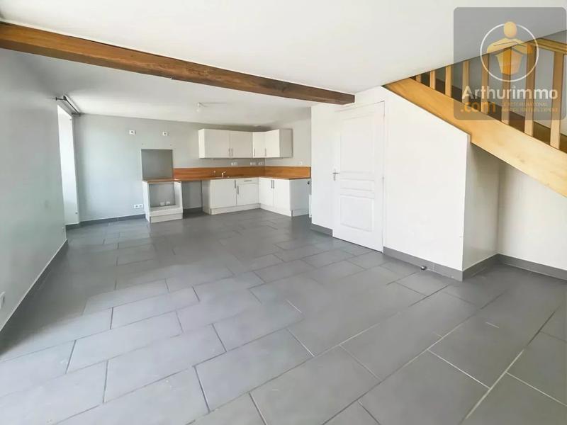 Maison - 186 m² - 8 pièces