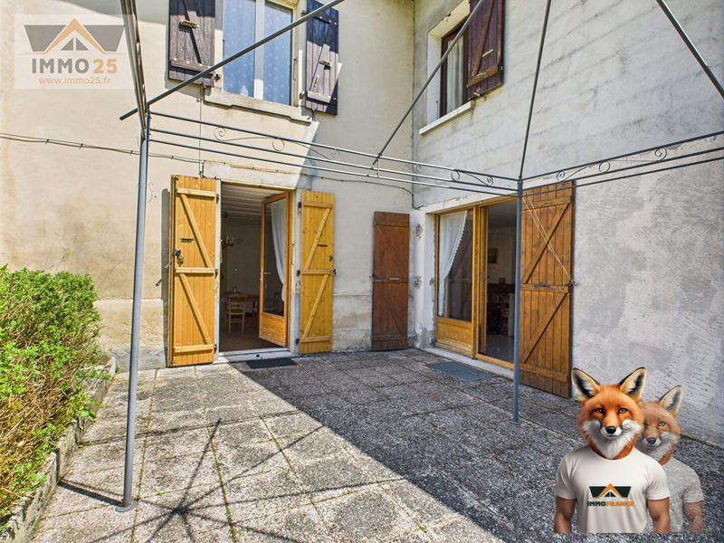 Maison - 211 m² - 7 pièces