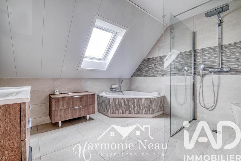 Maison - 98 m² - 5 pièces