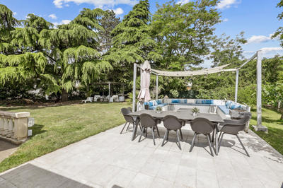 Maison - 300 m² - 9 pièces