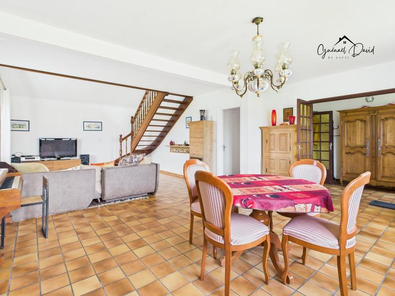 Maison - 149 m² - 6 pièces