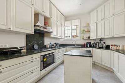 Appartement - 289 m² - 8 pièces