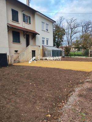 Maison - 94 m² - 8 pièces