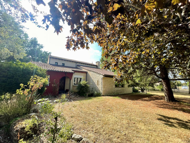 Maison - 231 m² - 7 pièces