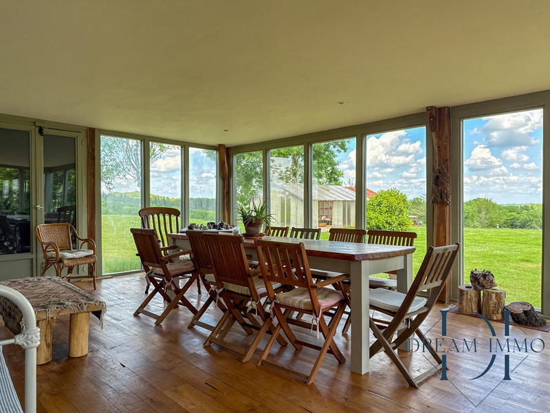 Maison - 704 m² - 22 pièces