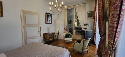 Maison - 200 m² - 8 pièces