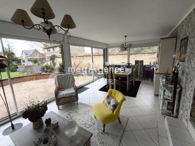 Maison - 193 m² - 10 pièces