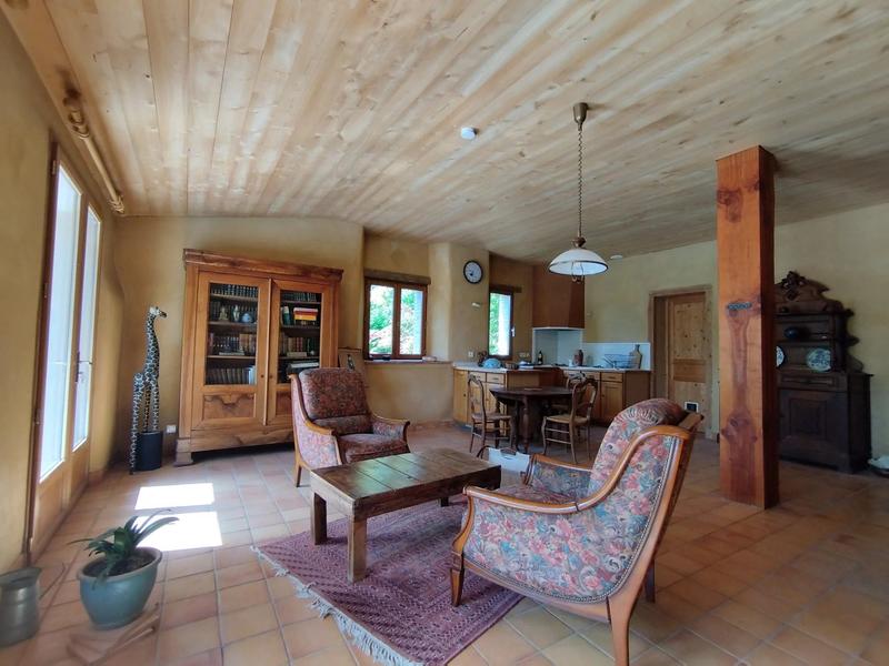 Maison - 260 m² - 10 pièces