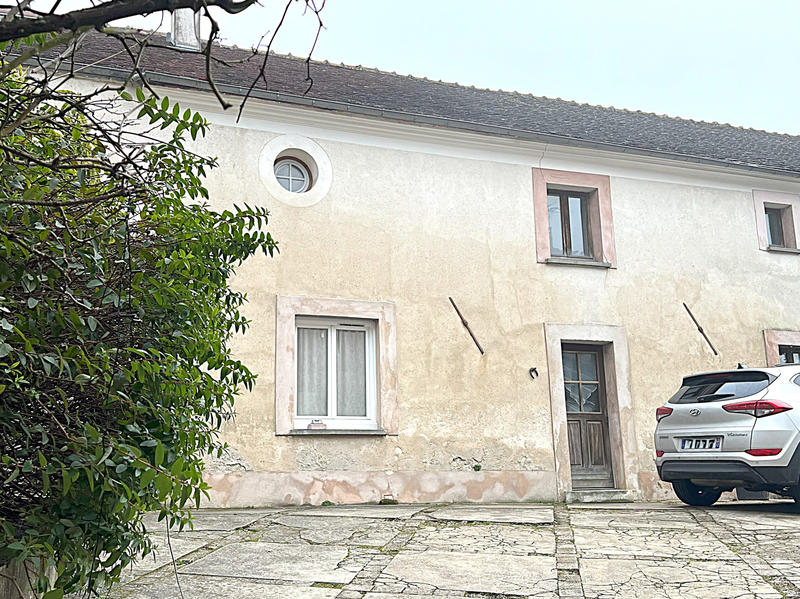 Propriété - 216 m² - 9 pièces