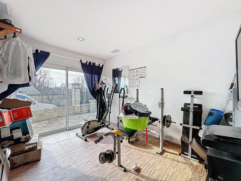 Maison - 240 m² - 9 pièces