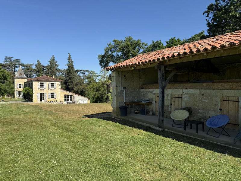 Maison - 250 m² - 8 pièces