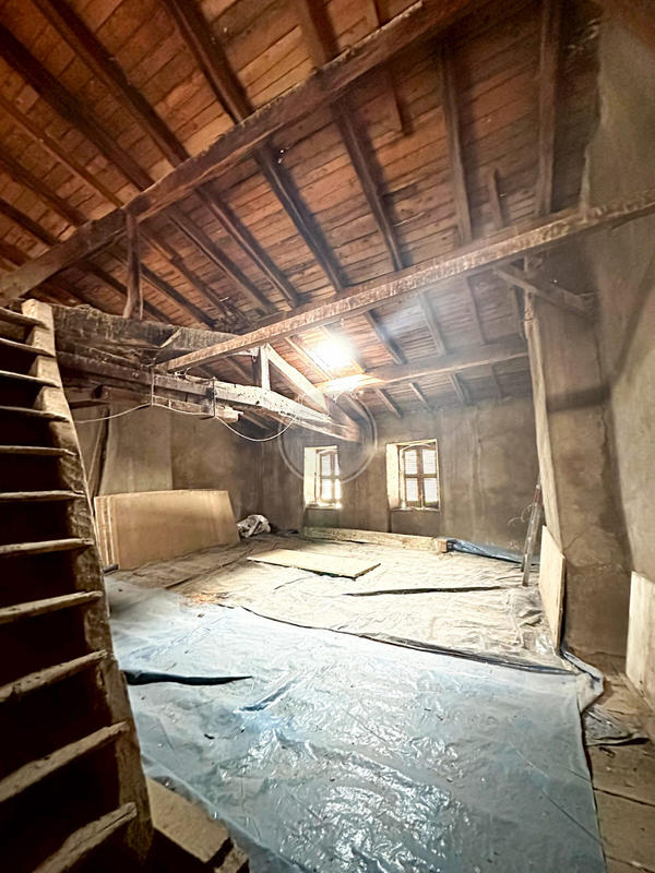 Maison - 218 m² - 9 pièces