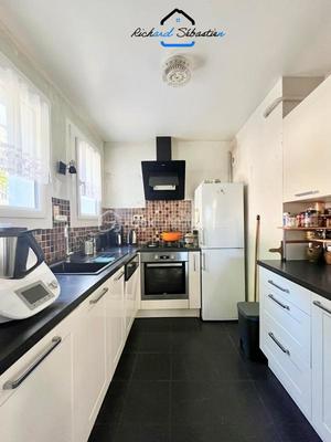 Maison de ville - 250 m² - 10 pièces