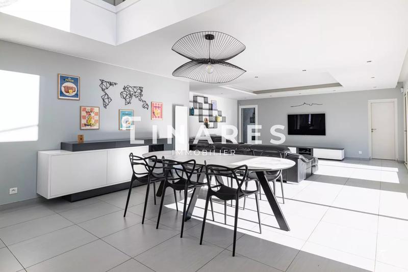 Villa - 226 m² - 5 pièces