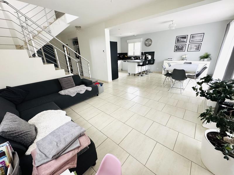 Pavillon - 144 m² - 7 pièces