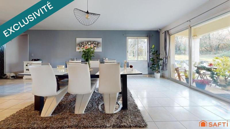 Maison - 209 m² - 9 pièces