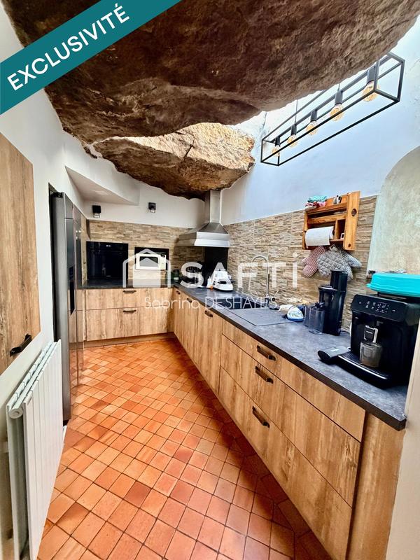 Maison - 180 m² - 8 pièces