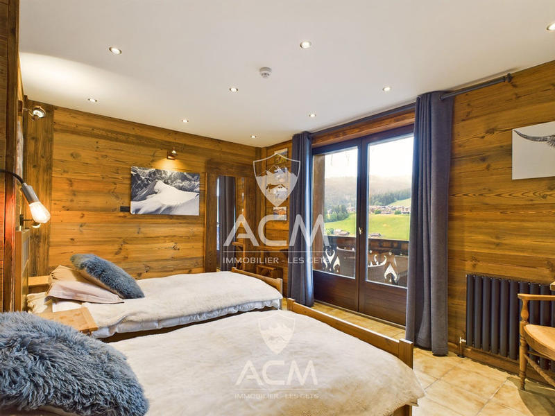 Châlet - 310 m² - 14 pièces