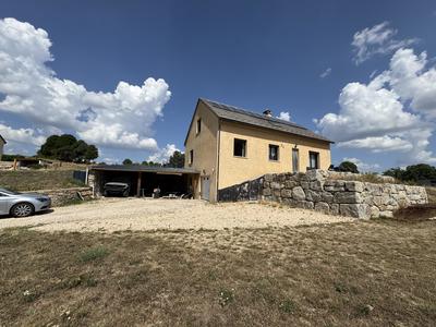 Maison - 144 m² - 7 pièces