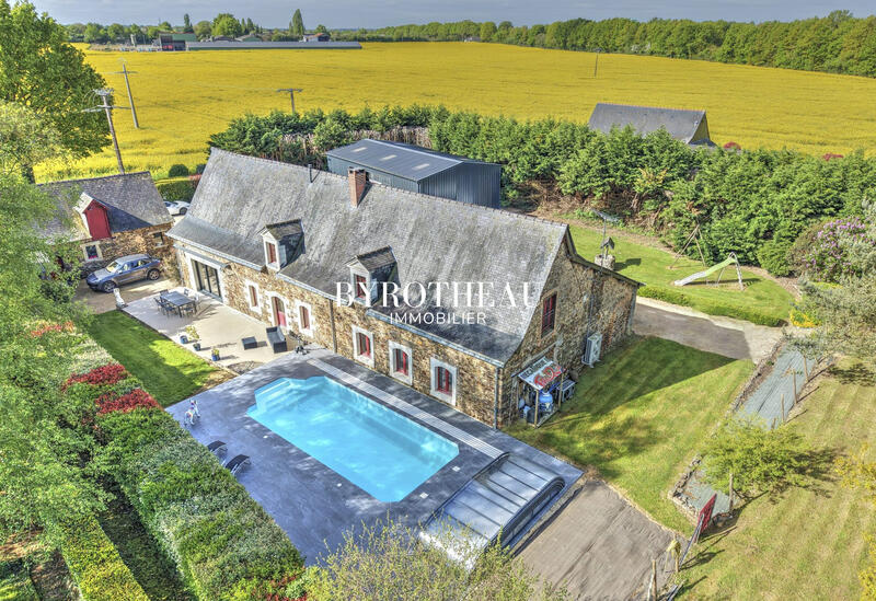 Maison ancienne - 295 m² - 8 pièces