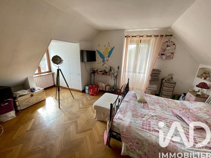 Maison - 220 m² - 8 pièces
