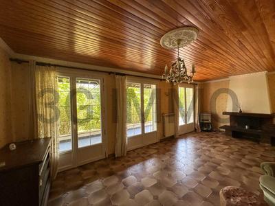 Maison - 205 m² - 5 pièces