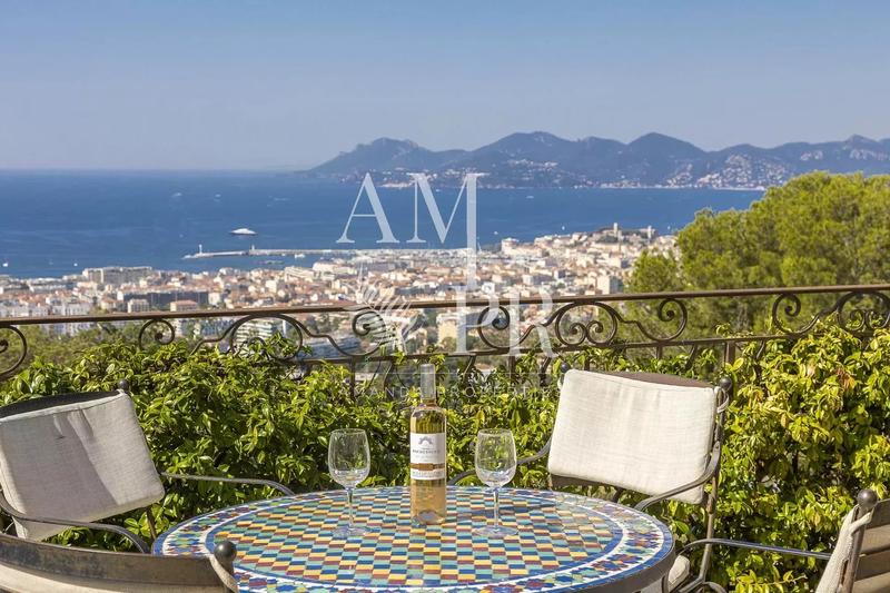 Villa - 185 m² - 7 pièces