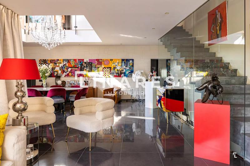 Villa - 252 m² - 6 pièces