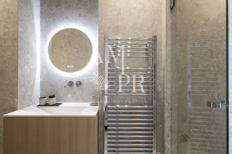 Appartement - 100 m² - 4 pièces