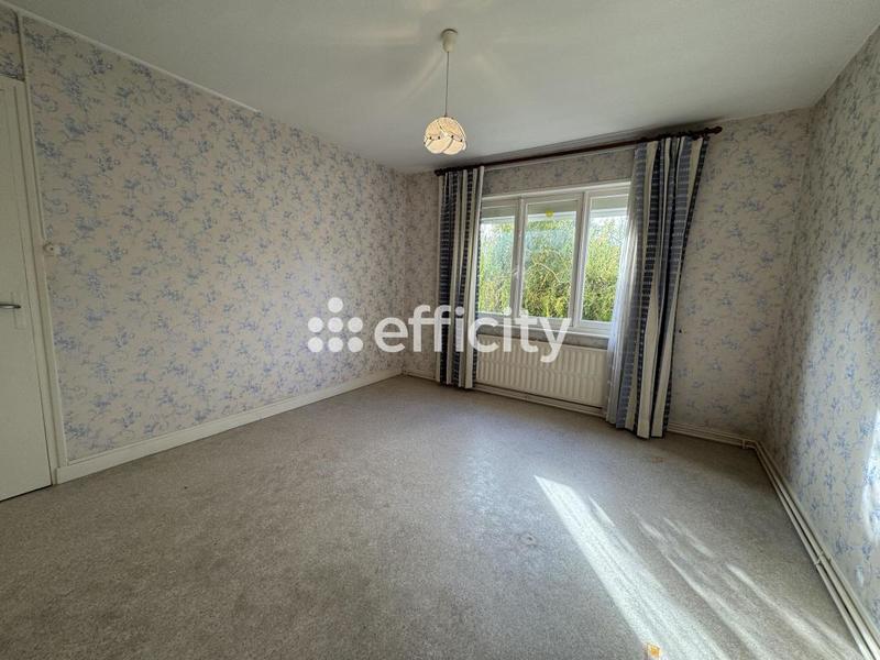 Maison - 90 m² - 9 pièces