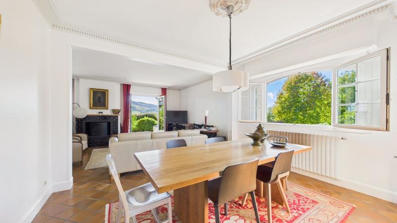 Maison - 199 m² - 6 pièces