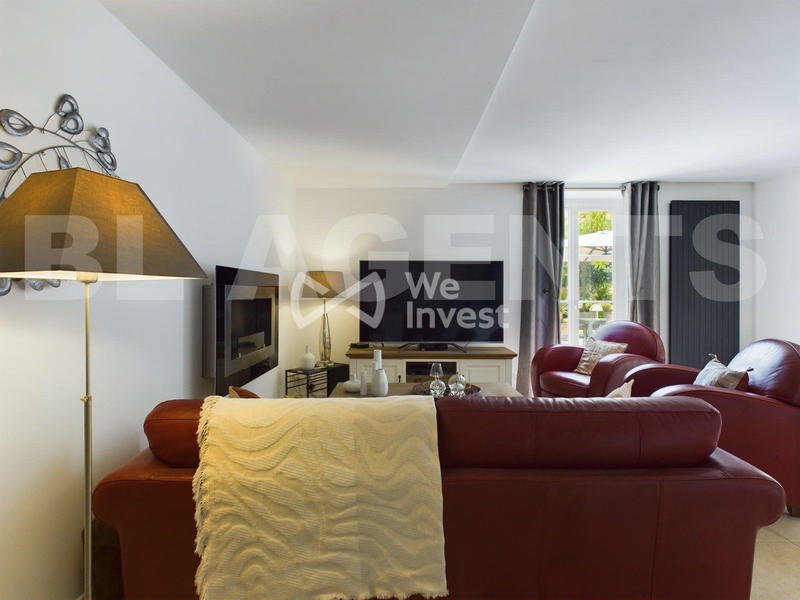 Maison - 294 m² - 9 pièces