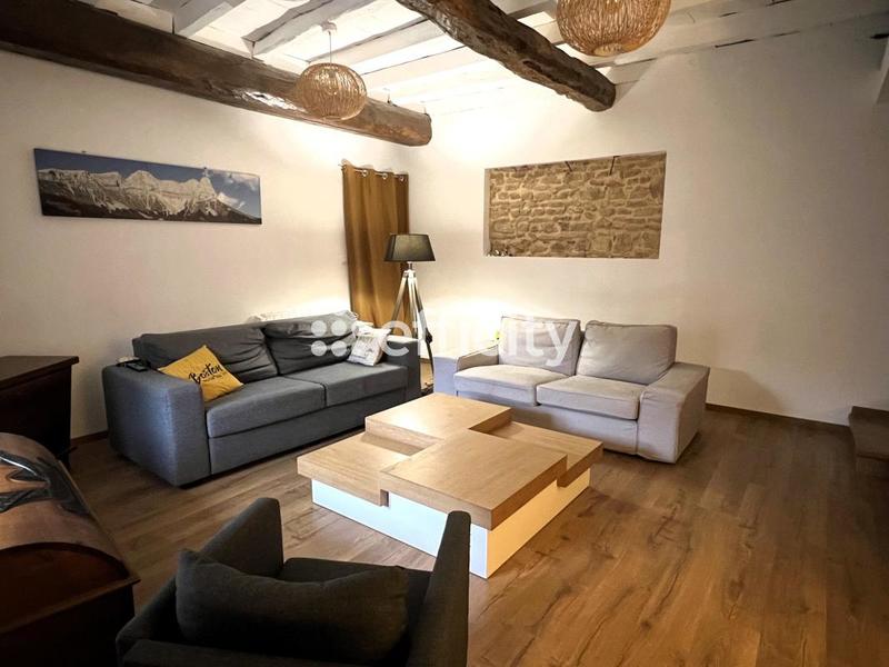 Maison - 143 m² - 6 pièces