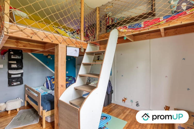 Maison traditionnelle - 210 m² - 6 pièces