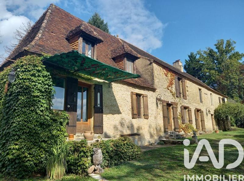 Maison - 217 m² - 6 pièces